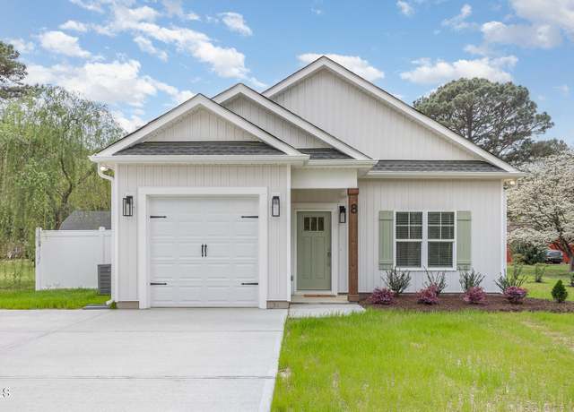 Property at 8 Nottingham Pl, Smithfield, NC 27577, 3 beds, 2 baths
