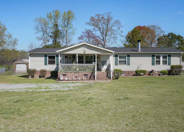 Property at 122 Blueberry Dr, Selma, NC 27576, 3 beds, 2 baths