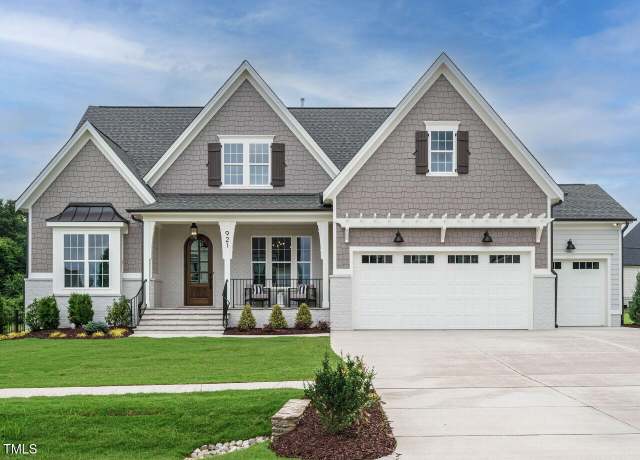 Property at 921 Lily Claire Ln, Fuquay Varina, NC 27526, 4 beds, 4.5 baths