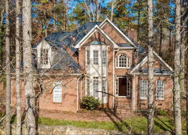 Property at 108 Sierra Dr, Chapel Hill, NC 27514, 5 beds, 3.5 baths