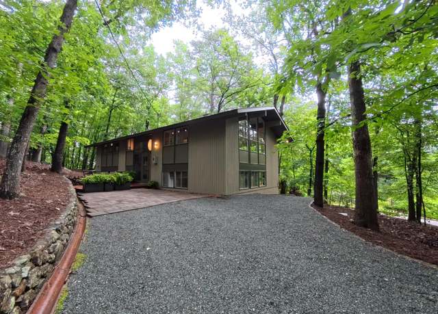 Property at 1 Davie Ln, Chapel Hill, NC 27514, 3 beds, 3 baths