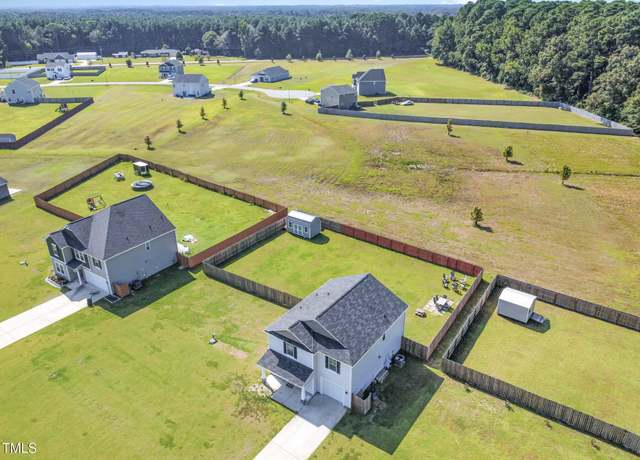 Property at 125 Heron Ct, Godwin, NC 28344, 4 beds, 2.5 baths