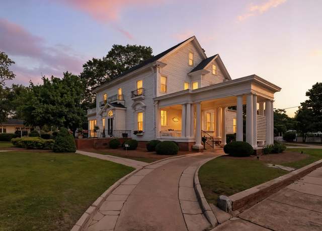 Property at 309 W Divine St, Dunn, NC 28334, 8 beds, 8.5 baths