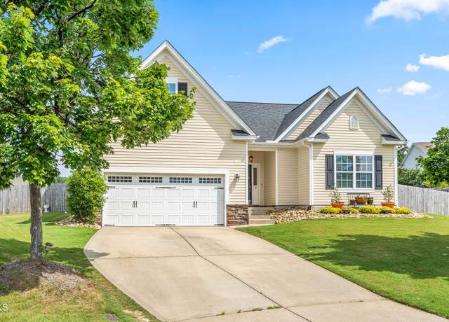 Property at 1400 Manley Ct, Fuquay Varina, NC 27526, 3 beds, 2 baths