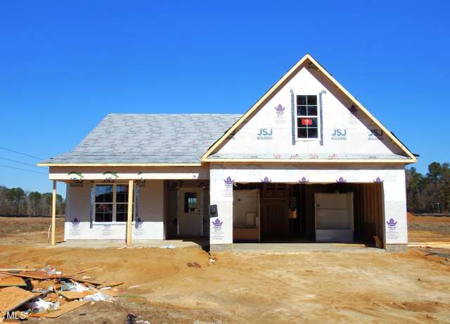 Property at 1925 Bulldog Ln, Hope Mills, NC 28348, 3 beds, 2 baths