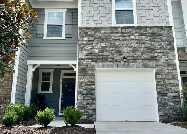 Property at 1121 Little Gem Ln, Apex, NC 27523, 3 beds, 2.5 baths
