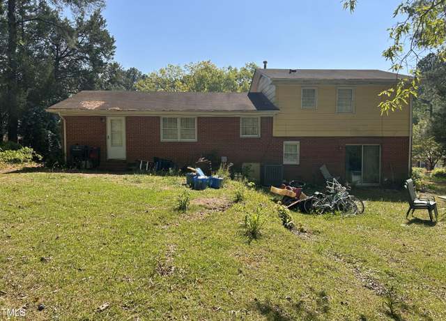 Property at 3303 Cranbrook Dr, Fayetteville, NC 28301, 4 beds, 2.5 baths