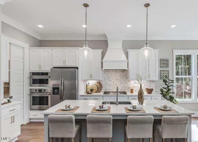 Property at 104 Pointe Park Cir, Holly Springs, NC 27540, 5 beds, 4.5 baths