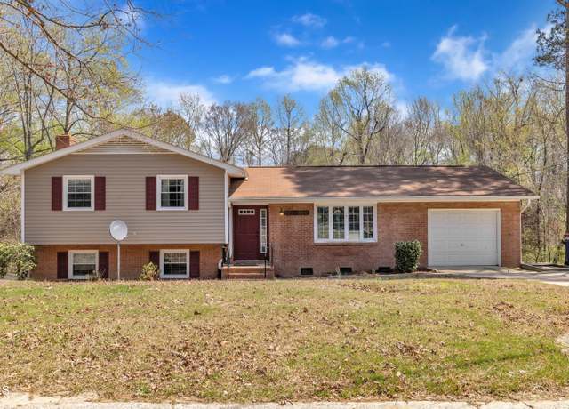 Property at 215 Longview Dr, Smithfield, NC 27577, 4 beds, 3 baths