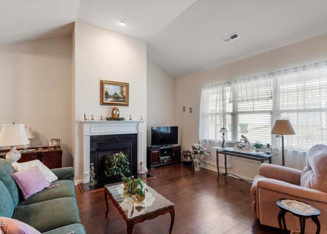 Property at 4712 Bright Pebble Ct, Raleigh, NC 27604, 3 beds, 2 baths