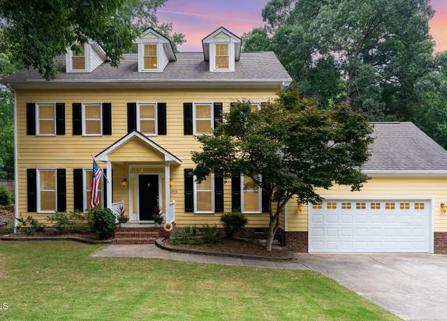 Property at 1001 Kingsway Dr, Apex, NC 27502, 4 beds, 2.5 baths