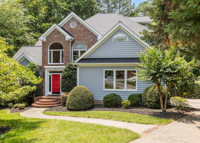 Property at 215 Collinson Dr, Chapel Hill, NC 27514, 4 beds, 3.5 baths