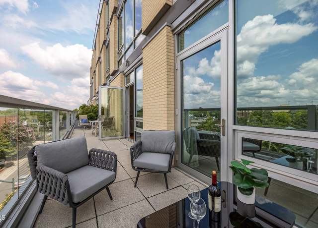Property at 601 W Rosemary St #418, Chapel Hill, NC 27516, 2 beds, 2 baths