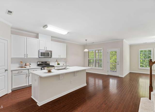 Property at 5028 Blue Jack Oak Dr, Cary, NC 27519, 5 beds, 4.5 baths