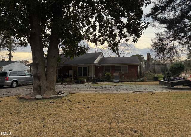 Property at 902 Bragg St, Sanford, NC 27330, 3 beds, 1 bath
