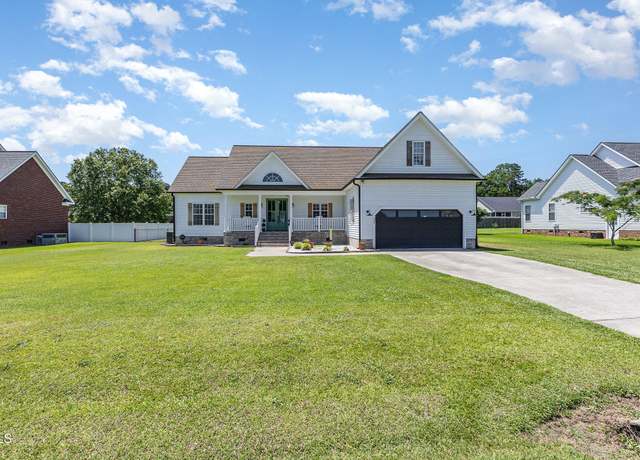 Property at 305 Maddux Dr, Pikeville, NC 27863, 3 beds, 3 baths