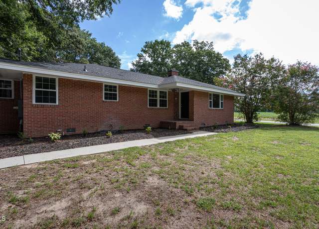 Property at 982 Nc 581 Hwy S, Goldsboro, NC 27530, 4 beds, 3 baths