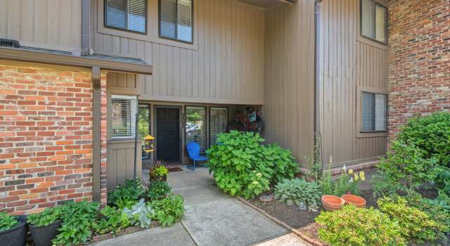 Photo of 202 Oak Tree Dr, Chapel Hill, NC 27517