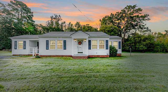 Photo of 201 Colonial Ave, Goldston, NC 27252