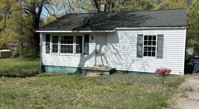 Photo of 141 N Bullock St, Henderson, NC 27536