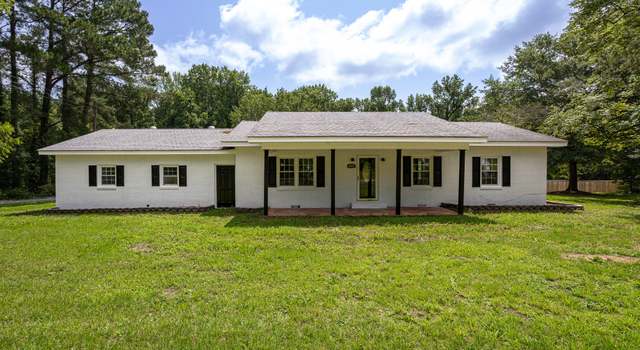Photo of 1067 Thompson Rd, Four Oaks, NC 27524