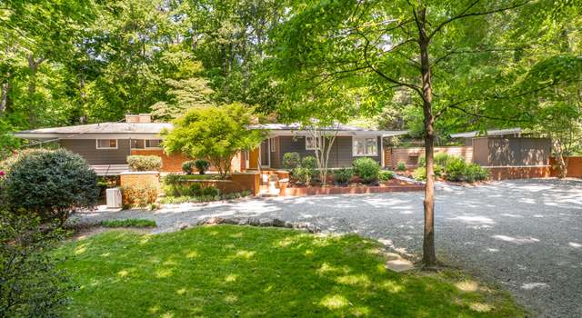 Photo of 1111 Sourwood Cir, Chapel Hill, NC 27517