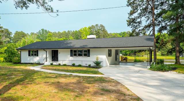 Photo of 889 Burlington Rd, Roxboro, NC 27573