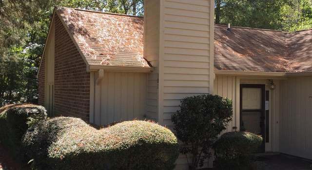 Photo of 101 Woodbridge Ln, Chapel Hill, NC 27514