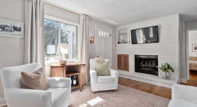 Photo of 202 High St, Carrboro, NC 27510