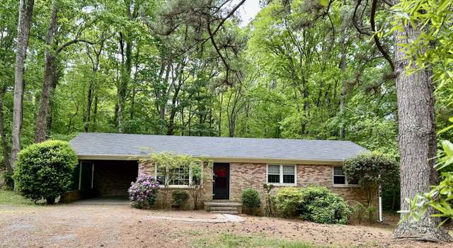 Photo of 104 Woodcrest Dr, Chapel Hill, NC 27516