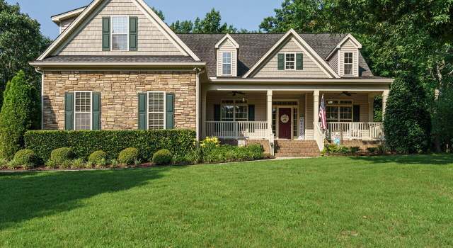 Photo of 334 Dell Meadows Pl, Four Oaks, NC 27524