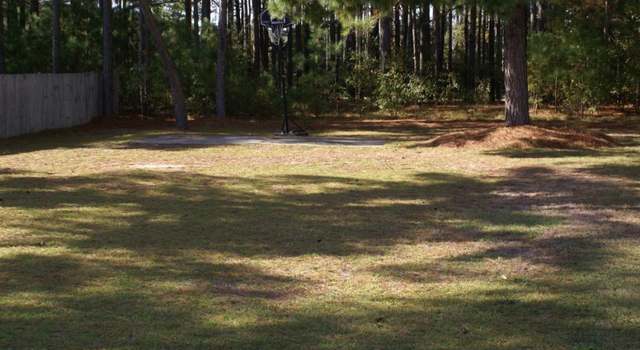 Photo of 109 Hollow Ln, Raeford, NC 28376