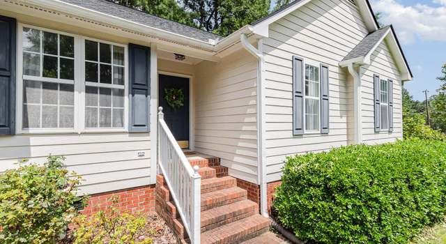 Photo of 4 Windcourt Pl, Durham, NC 27713