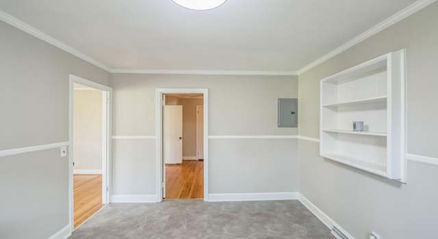Photo of 2210 Whitsett St, Burlington, NC 27215