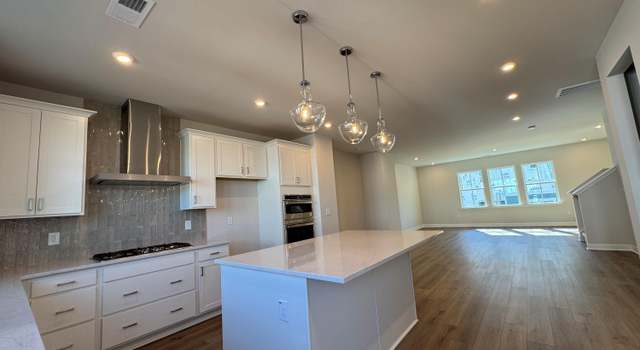Photo of 802 Hillfarm Dr, Wake Forest, NC 27587