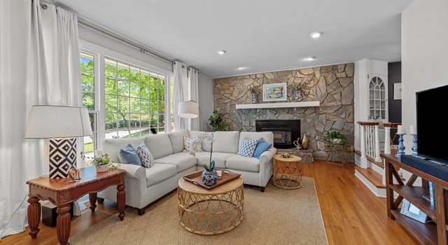 Photo of 305 Clarendon Cres, Raleigh, NC 27610