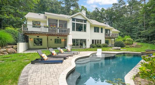 Photo of 3707 Stonegate Dr, Chapel Hill, NC 27516