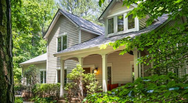 Photo of 574 Chatham Dr, Chapel Hill, NC 27516