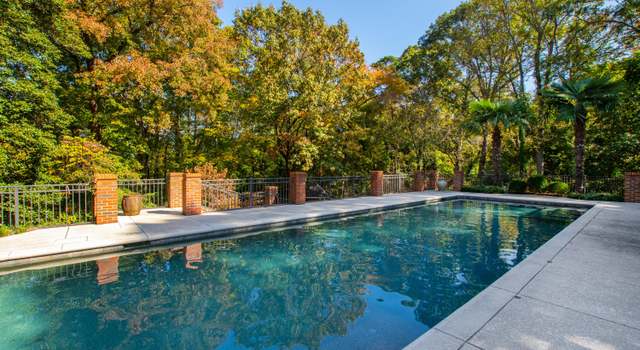Photo of 303 Laurel Hill Rd, Chapel Hill, NC 27514