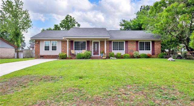 Photo of 7523 Beverly Dr, Fayetteville, NC 28314