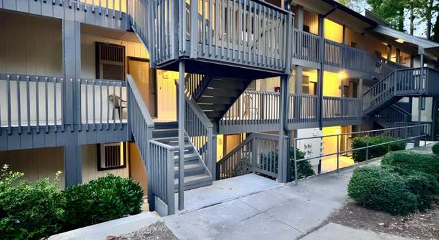 Photo of 3047 Huntleigh Dr, Raleigh, NC 27604