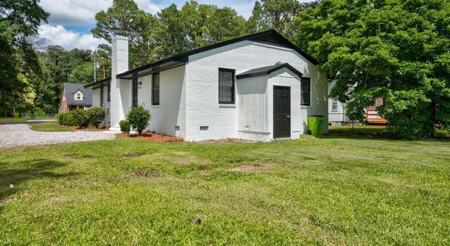 Photo of 407 W Pippen St, Whitakers, NC 27891