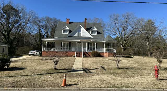 Photo of 802 Elm St, Weldon, NC 27890