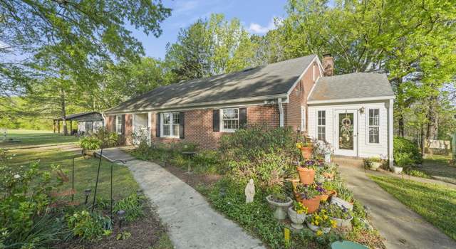 Photo of 130 Shiney Rock Rd, Clarksville, VA 23927