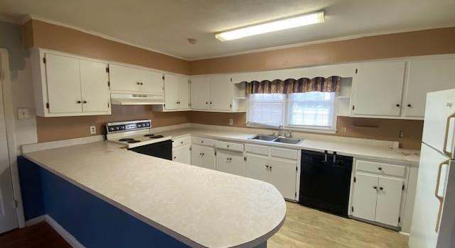Photo of 107 Chelsea Dr, Dunn, NC 28334