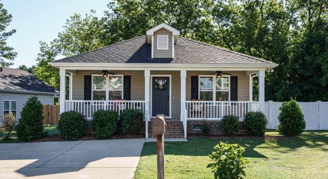 Photo of 1015 E Maplewood, Benson, NC 27504