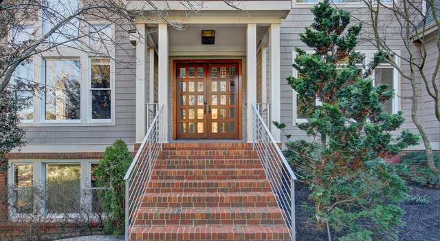 Property at 805 Greenwood Rd, Chapel Hill, NC 27514, 5 beds, 6.5 baths