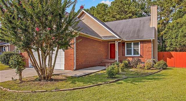 Photo of 108 Whitechapel Ln, Raeford, NC 28376