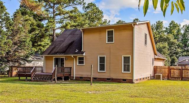 Photo of 108 Whitechapel Ln, Raeford, NC 28376