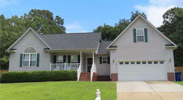 Photo of 219 Woodland Dr, Raeford, NC 28376